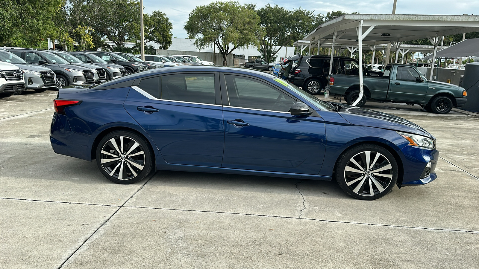 2019 Nissan Altima 2.5 SR 9