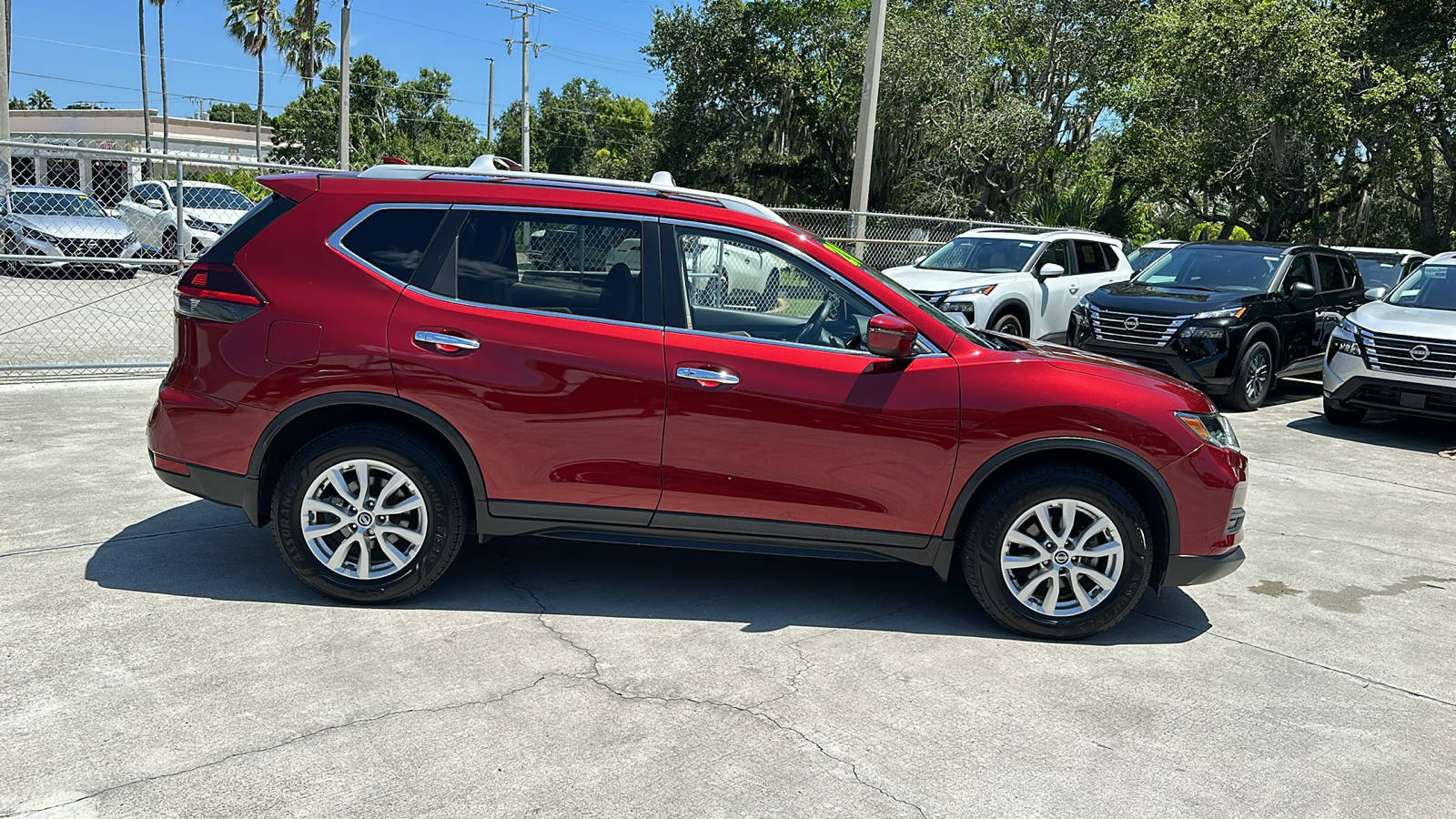 2020 Nissan Rogue SV 9