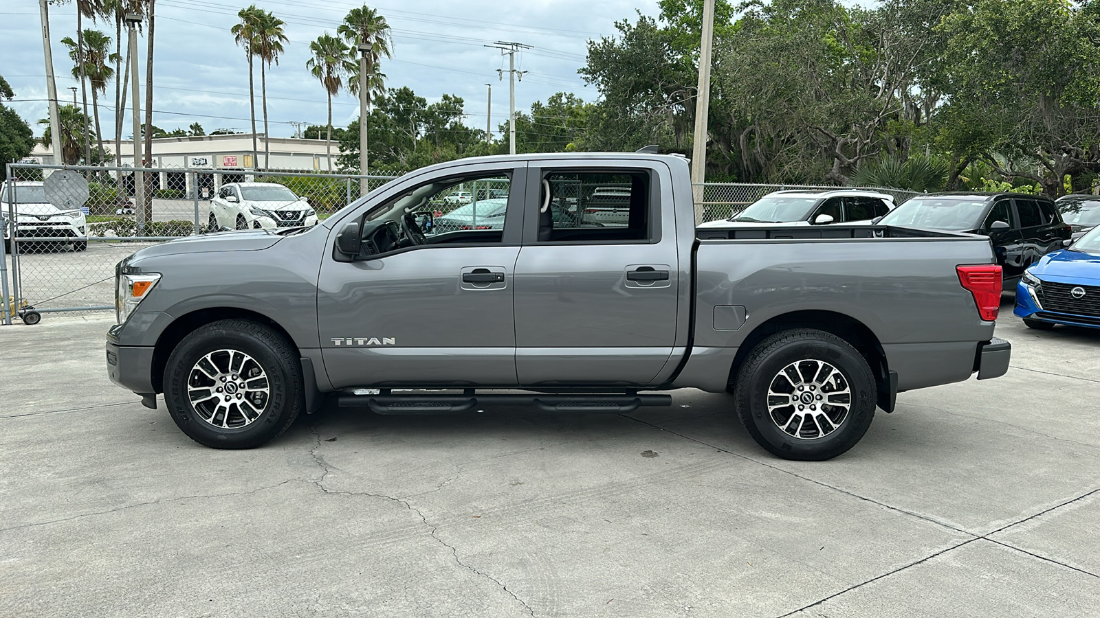 2024 Nissan Titan SV 5