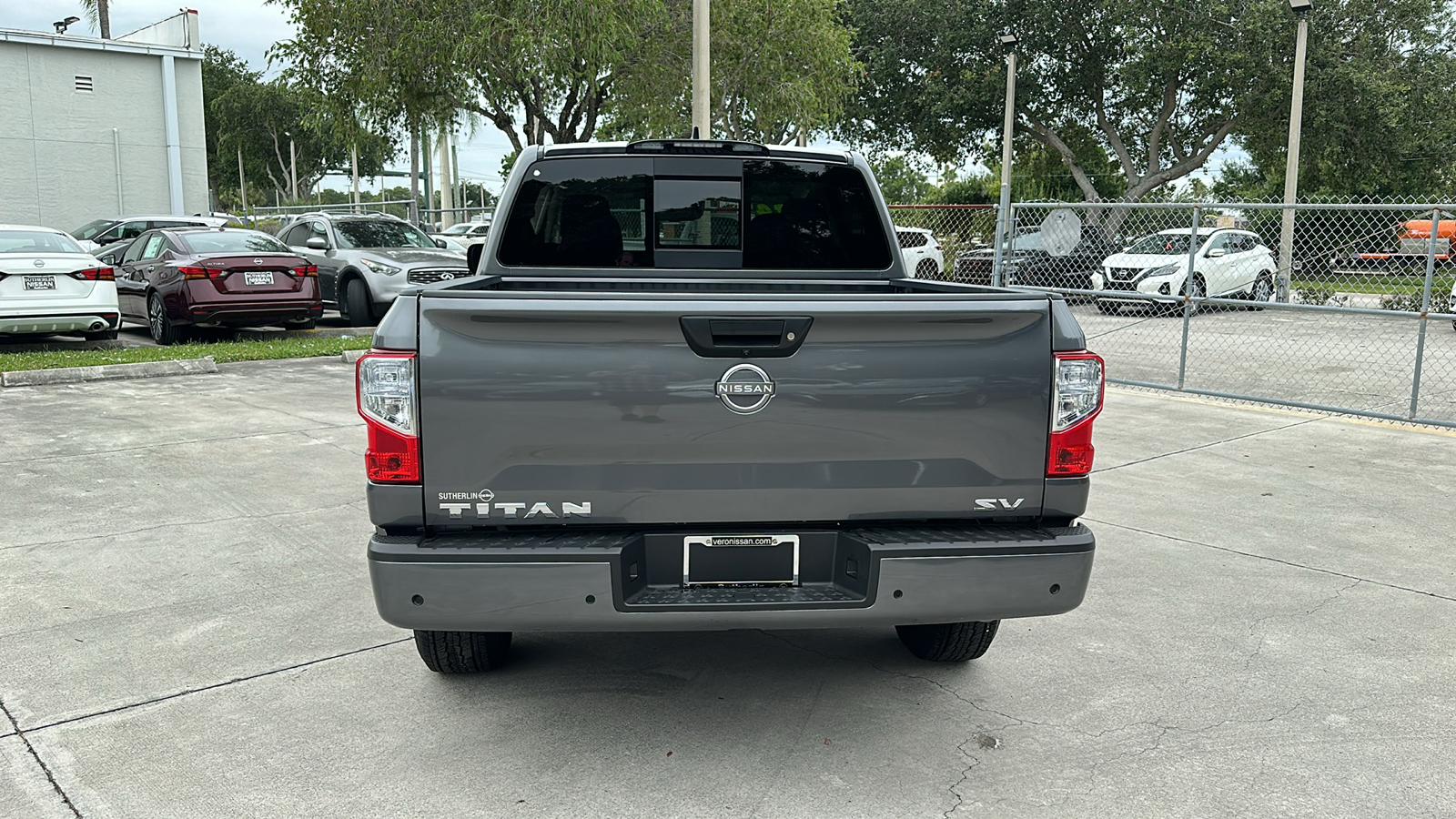 2024 Nissan Titan SV 7