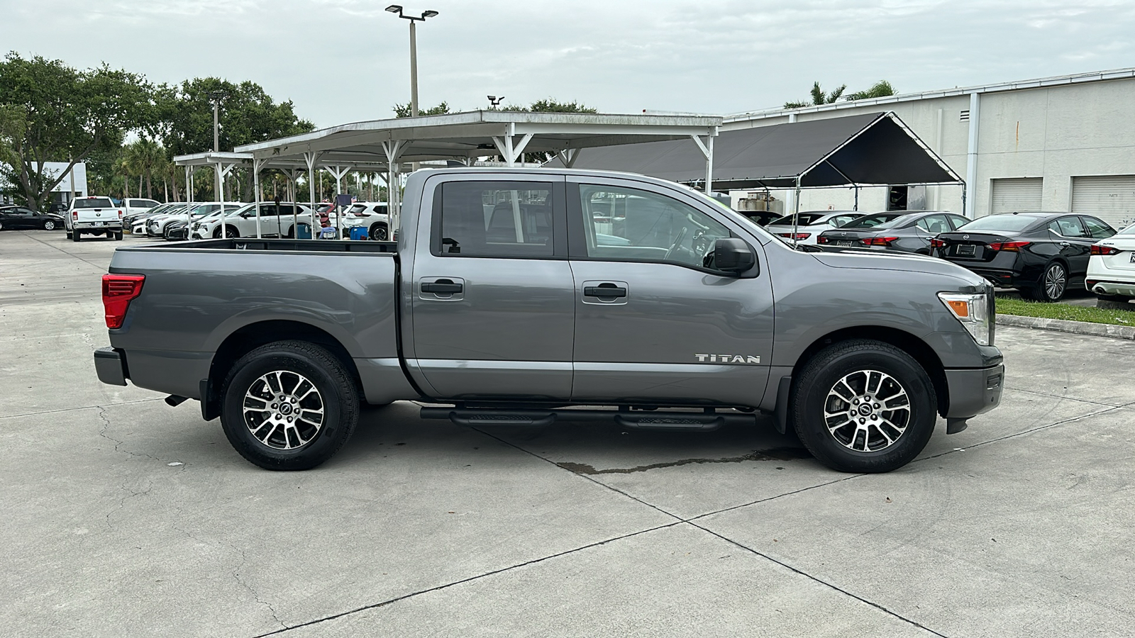 2024 Nissan Titan SV 9