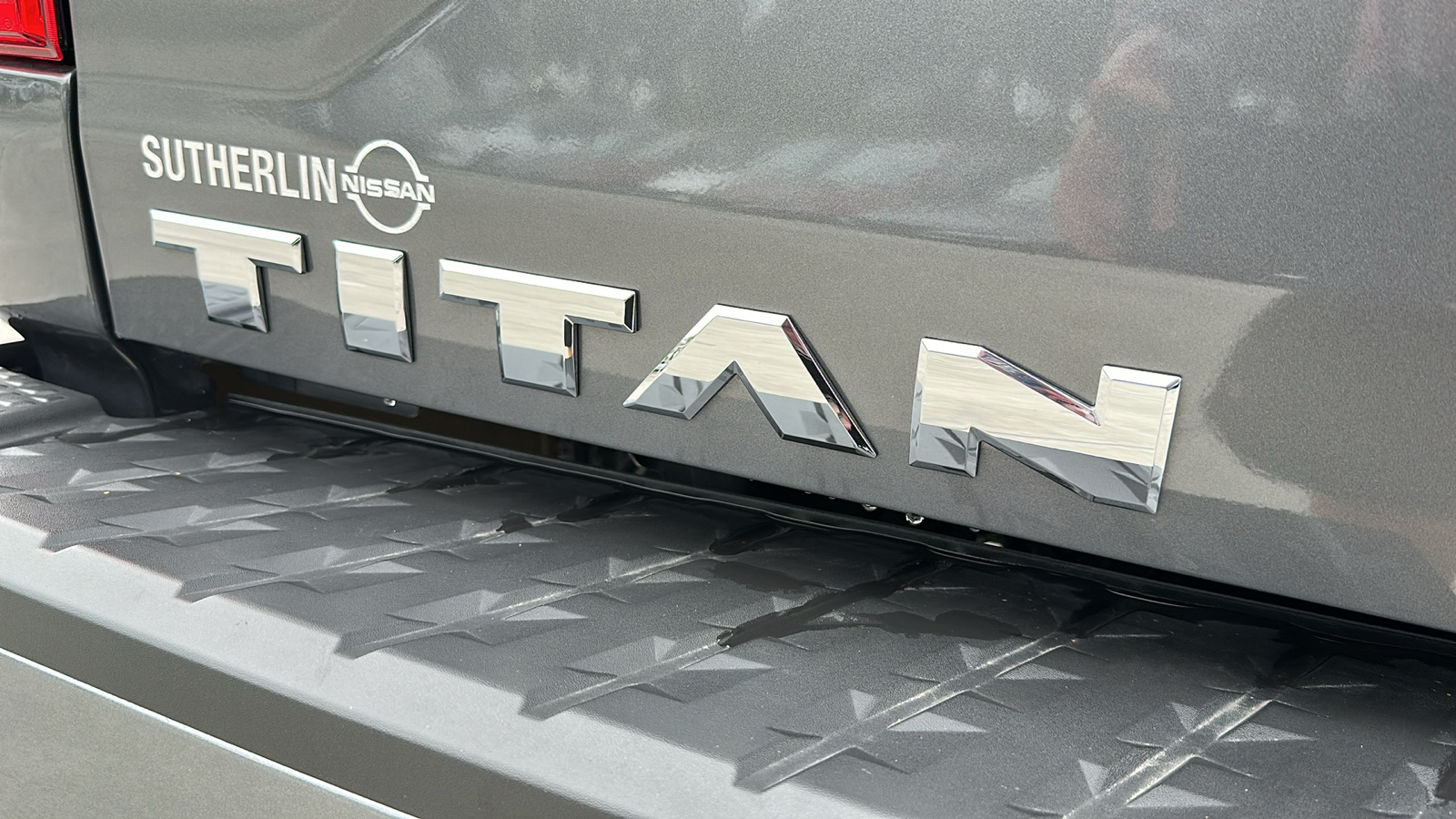 2024 Nissan Titan SV 10