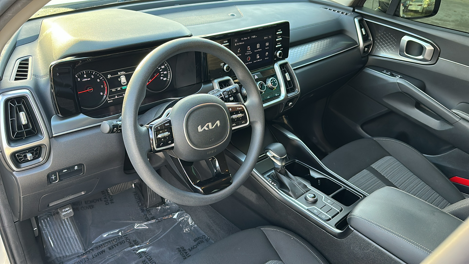 2022 Kia Sorento LX 11