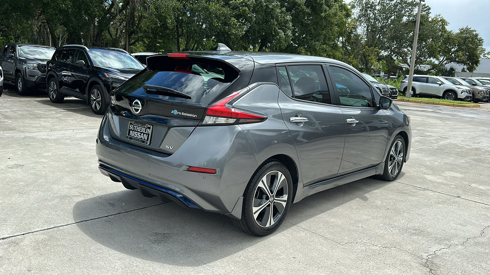 2022 Nissan LEAF SV 8