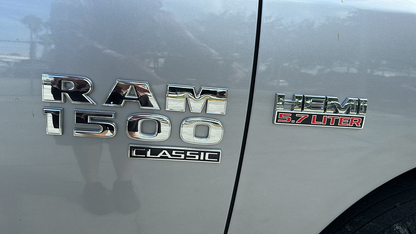 2021 Ram 1500 Classic SLT 10