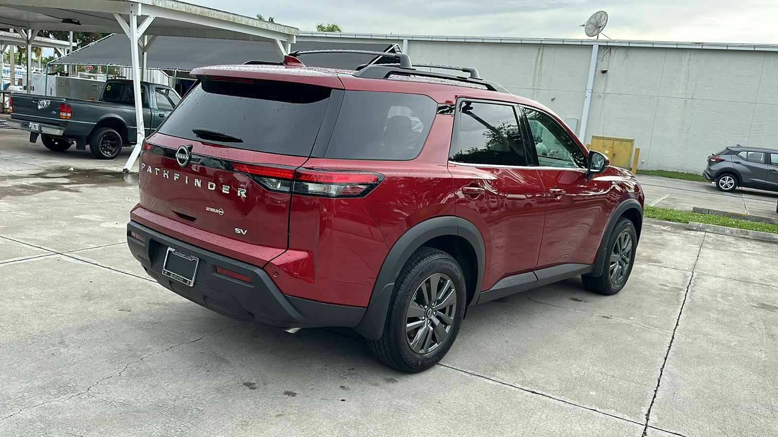 2024 Nissan Pathfinder SV 8