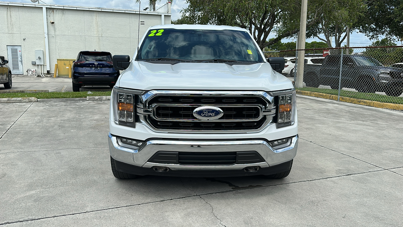 2022 Ford F-150 XLT 2