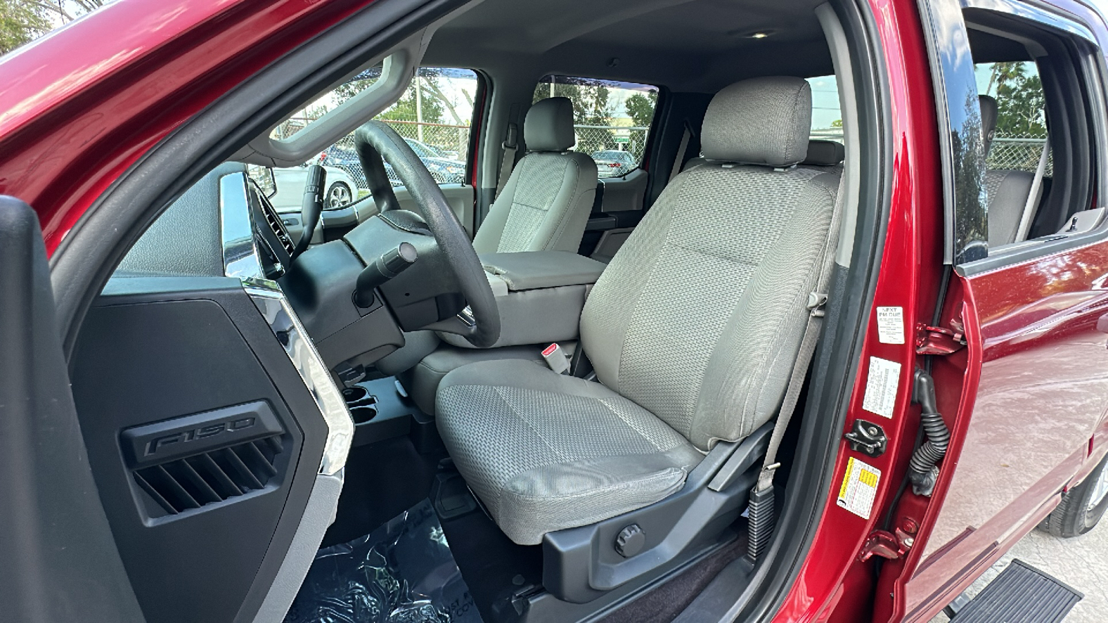 2016 Ford F-150 XLT 26