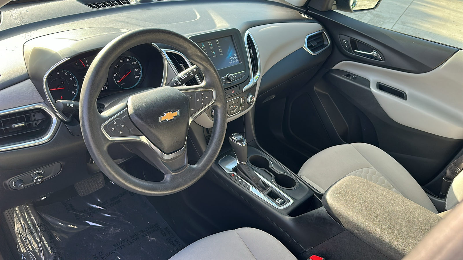 2018 Chevrolet Equinox LS 12