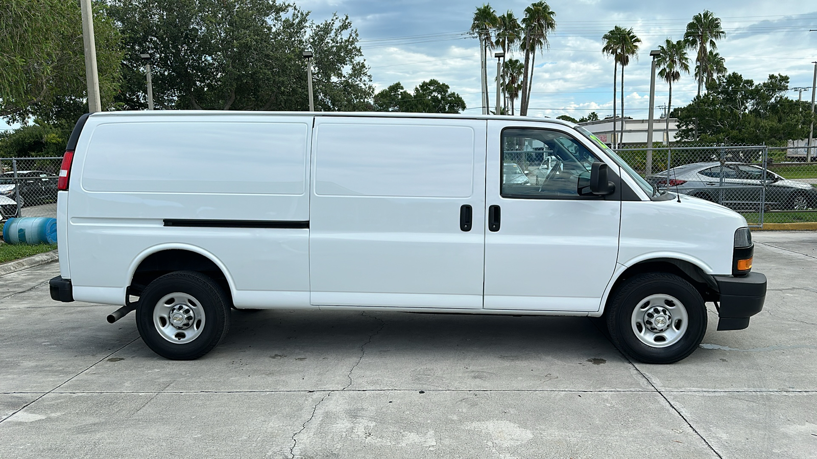 2023 Chevrolet Express Cargo Van Work Van 9