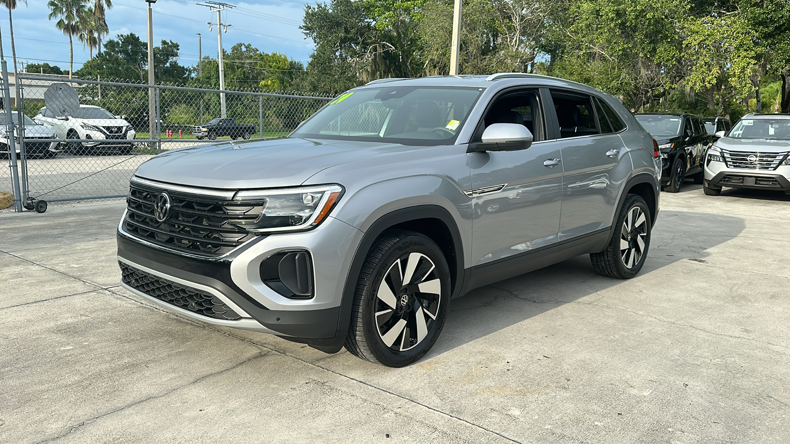 2024 Volkswagen Atlas Cross Sport 2.0T SE w/Technology 4