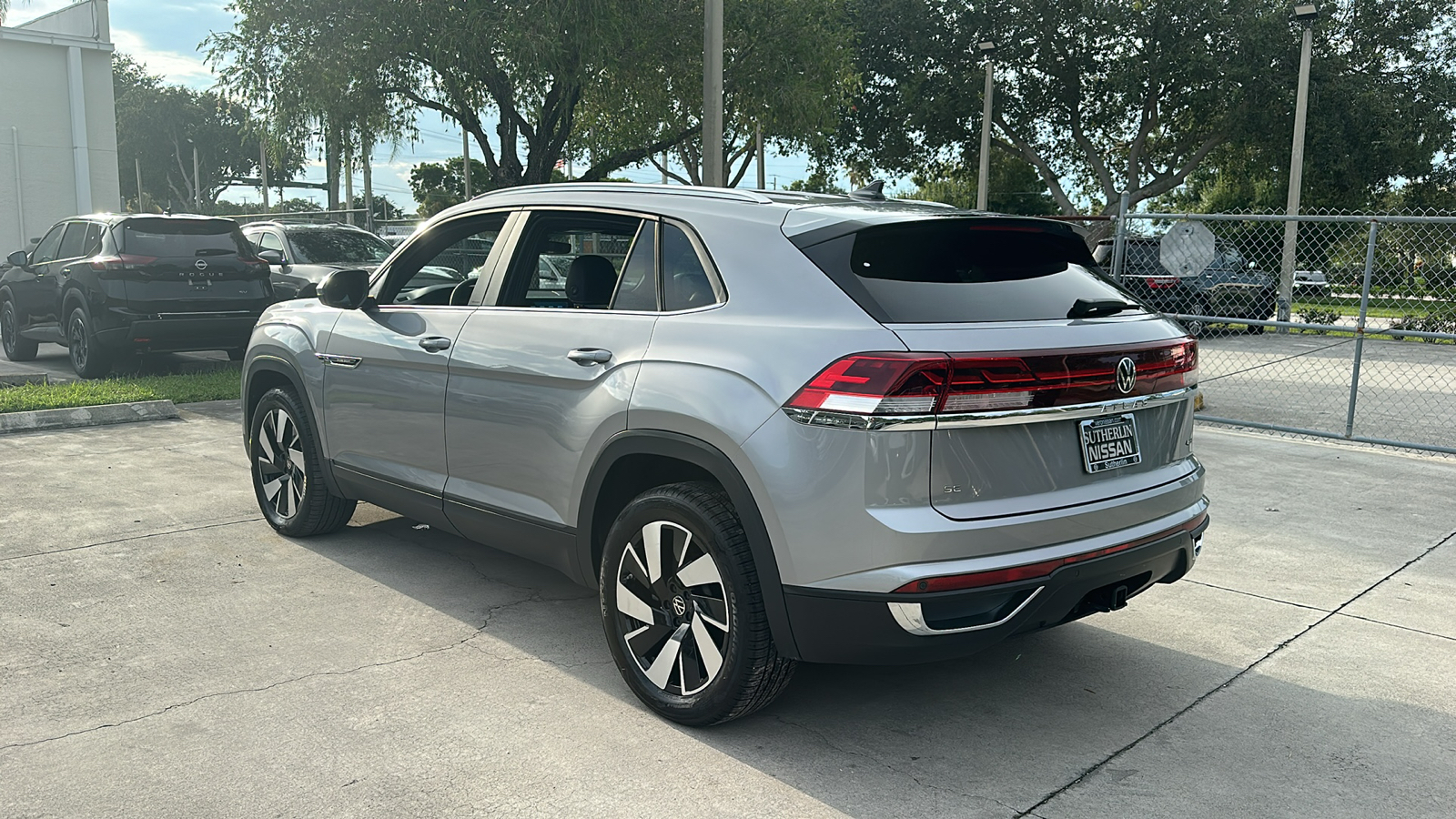 2024 Volkswagen Atlas Cross Sport 2.0T SE w/Technology 6