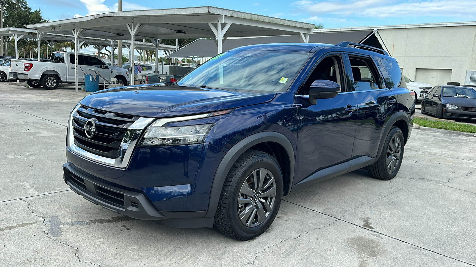 2022 Nissan Pathfinder SV 4