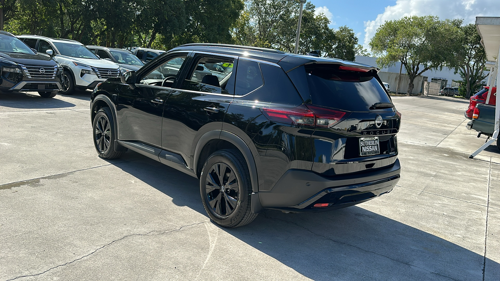 2023 Nissan Rogue SV 6