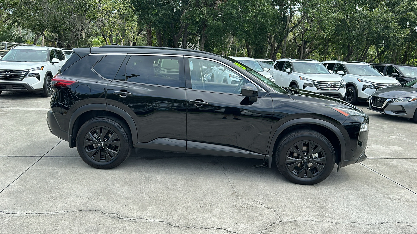 2024 Nissan Rogue SV 8