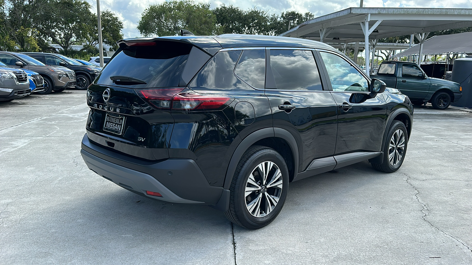 2023 Nissan Rogue SV 8