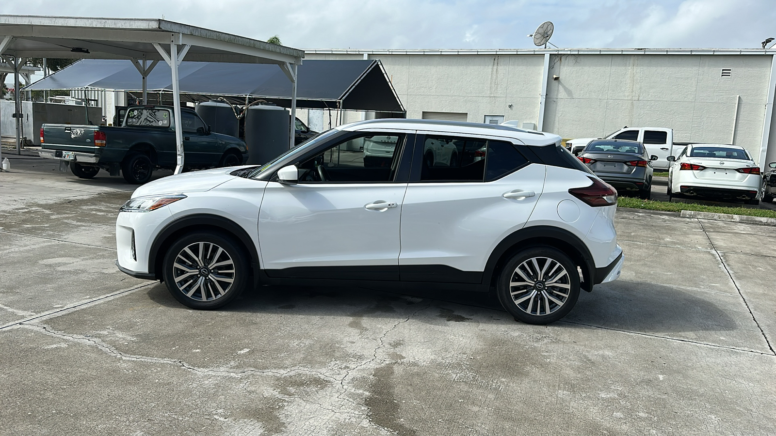 2023 Nissan Kicks SV 4