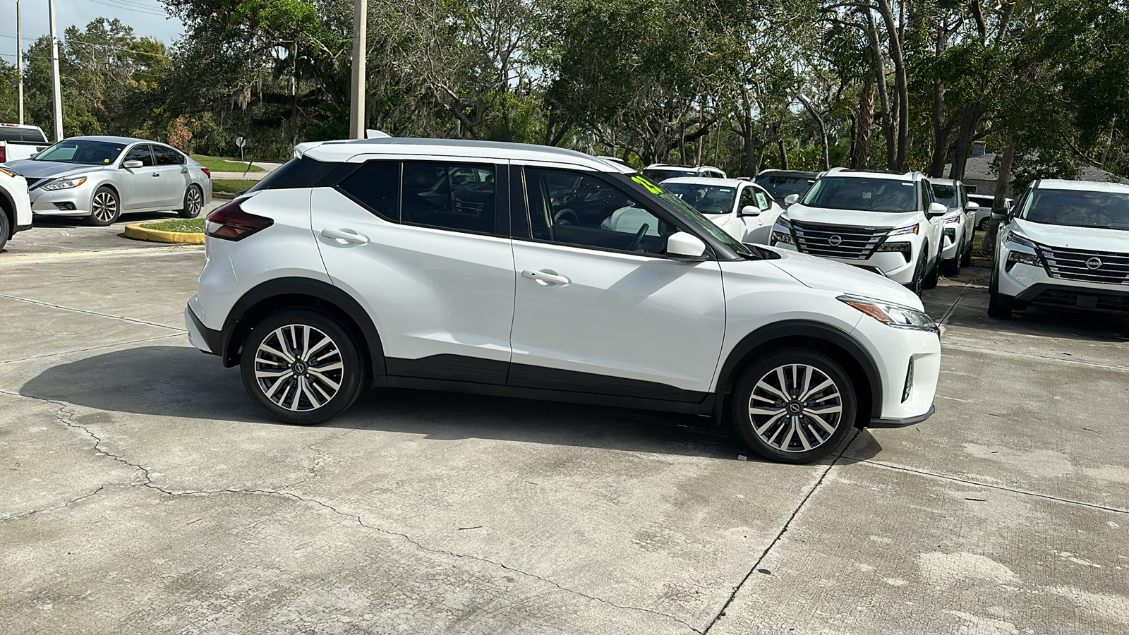 2023 Nissan Kicks SV 8