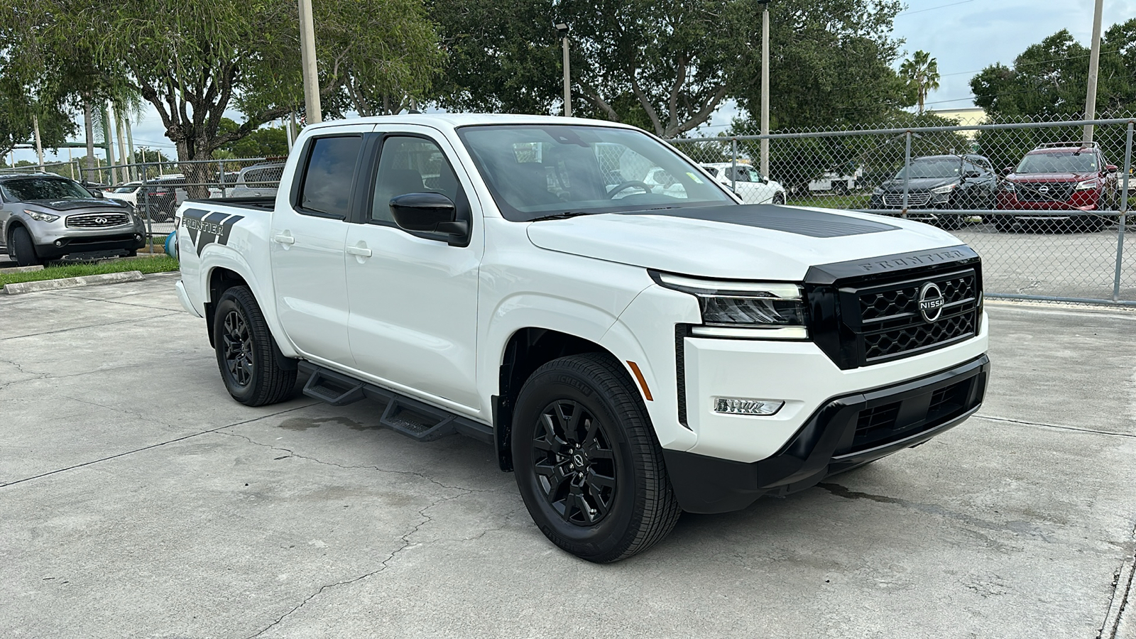 2023 Nissan Frontier SV 1