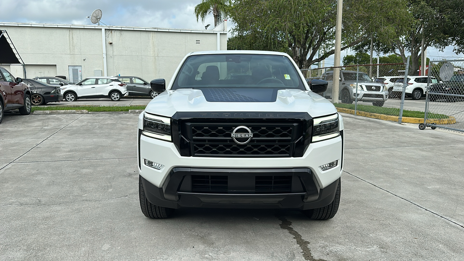 2023 Nissan Frontier SV 2