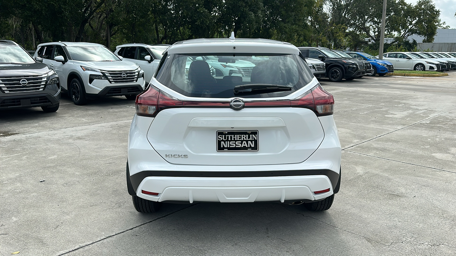 2024 Nissan Kicks S 6