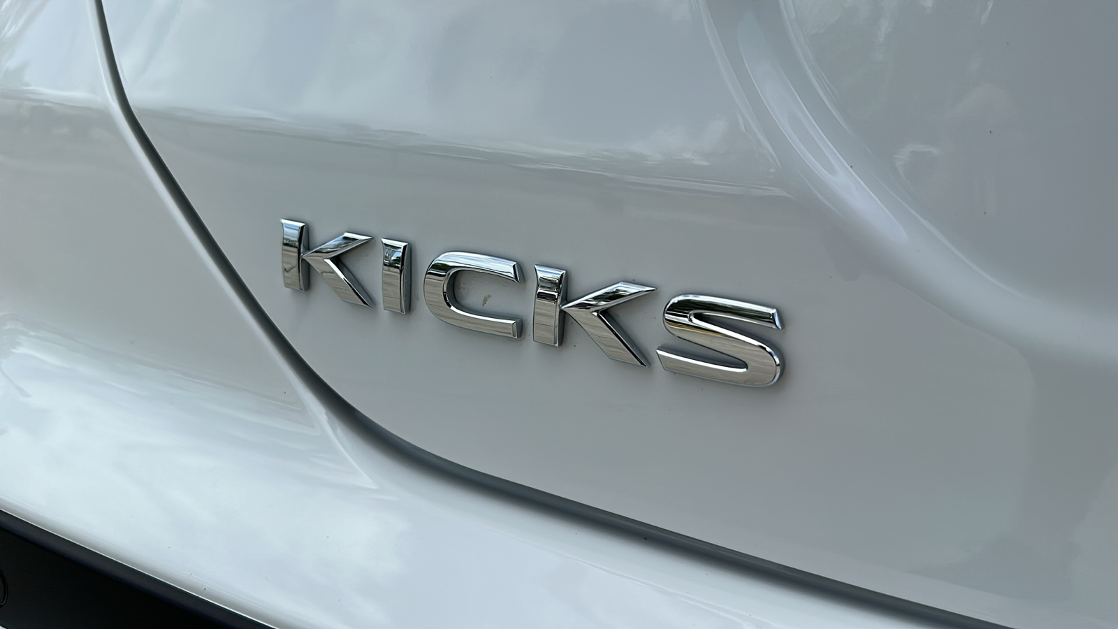 2024 Nissan Kicks S 9