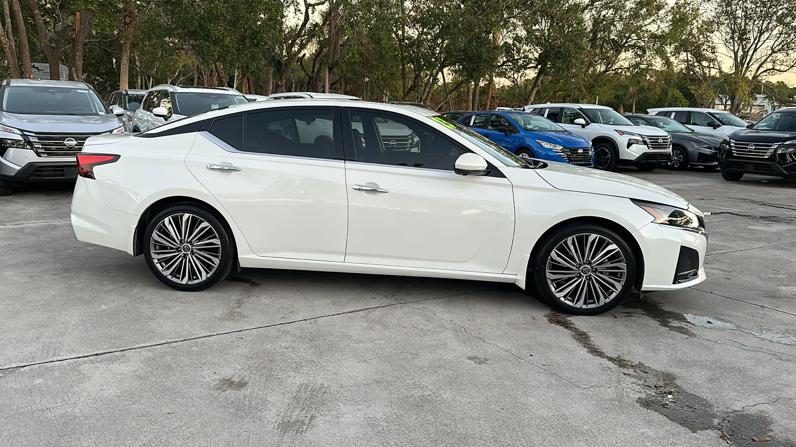 2023 Nissan Altima 2.5 SL 8