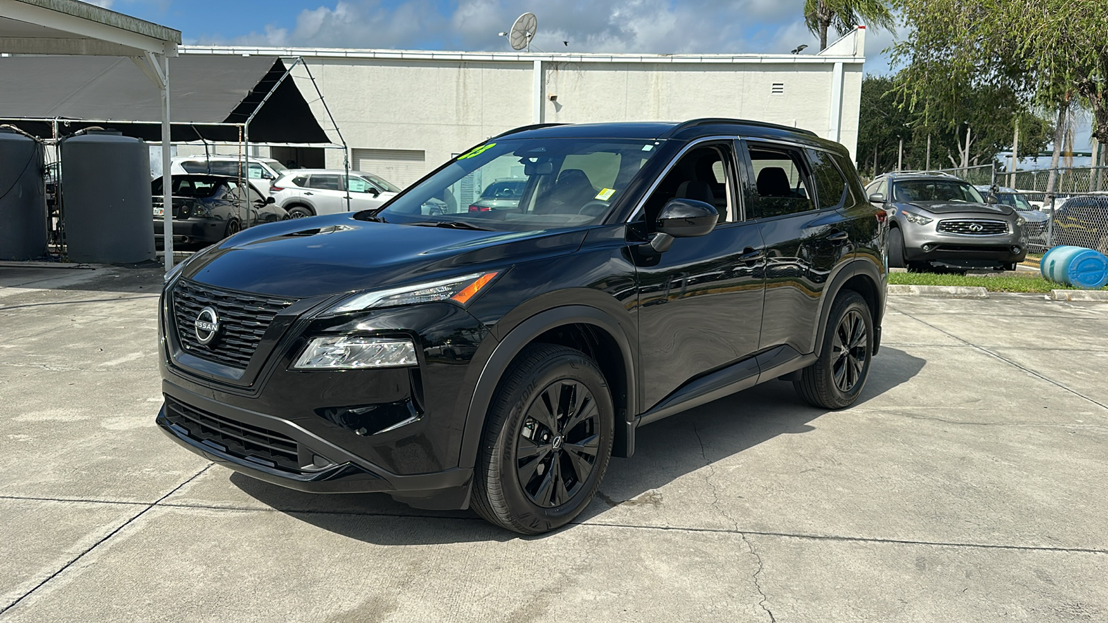 2023 Nissan Rogue SV 3