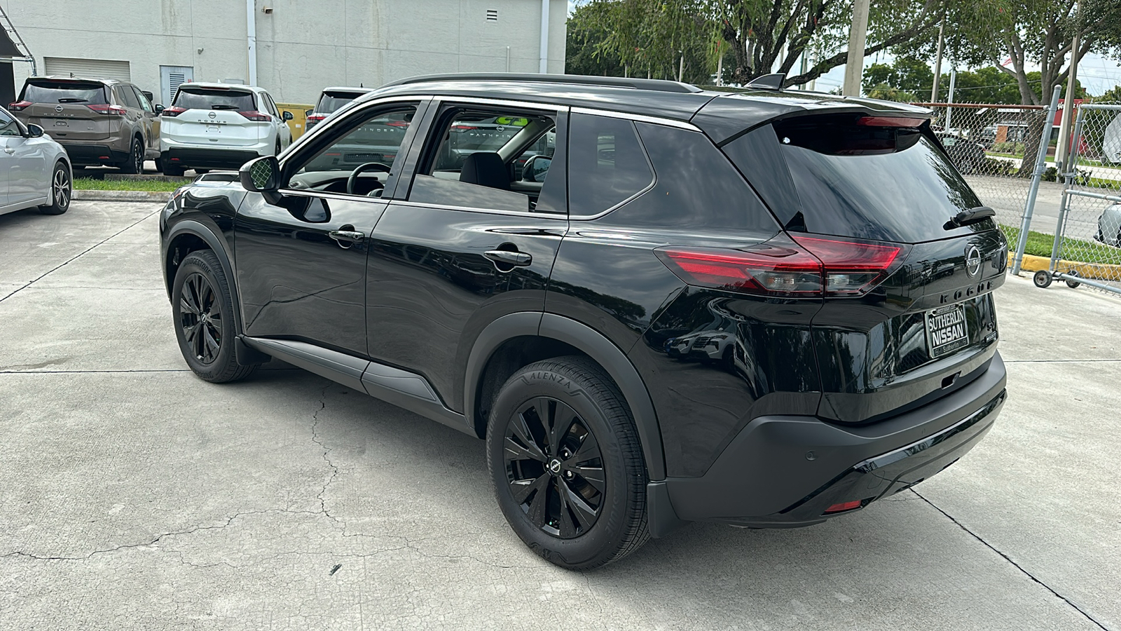 2023 Nissan Rogue SV 6