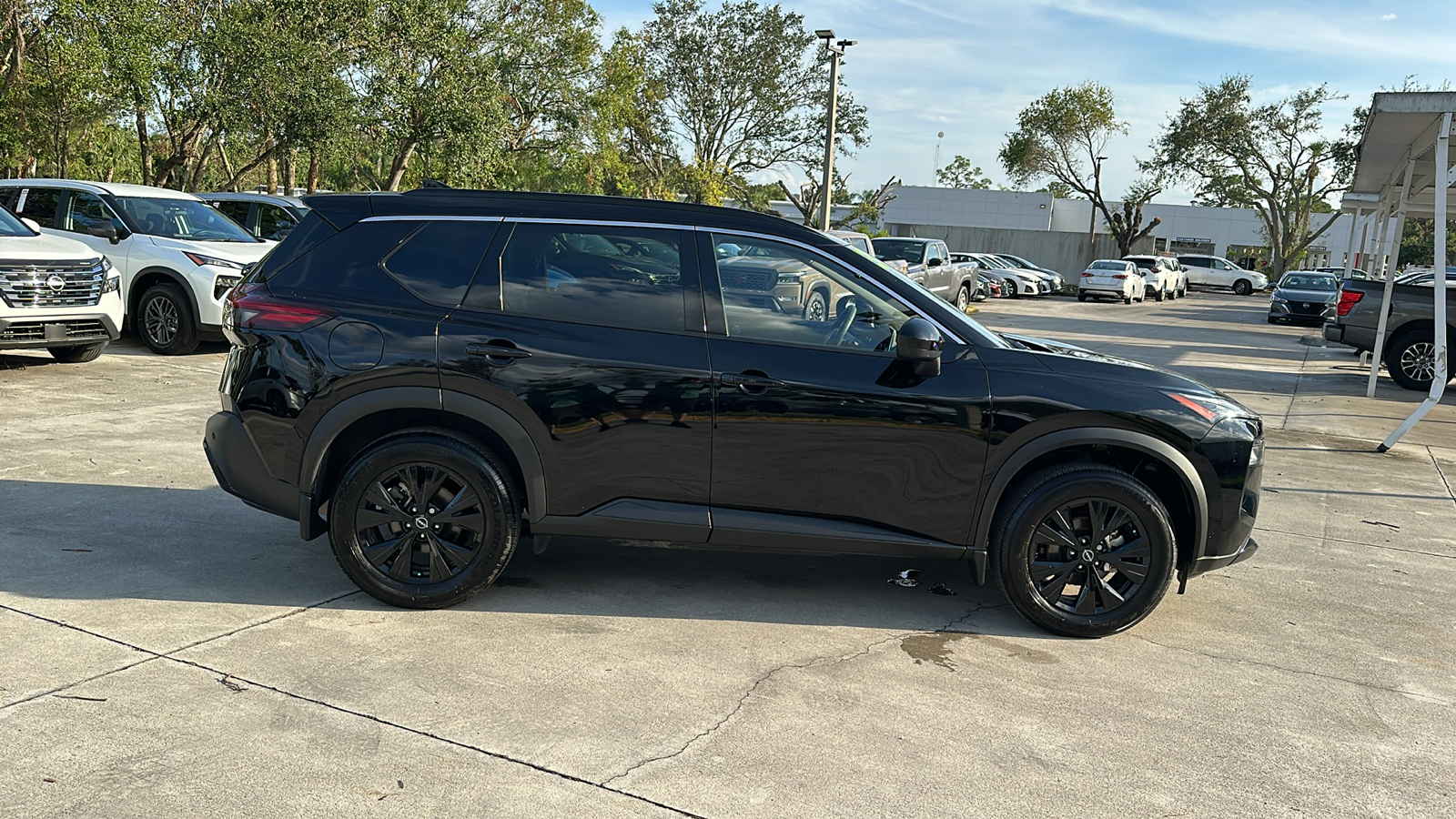 2023 Nissan Rogue SV 9