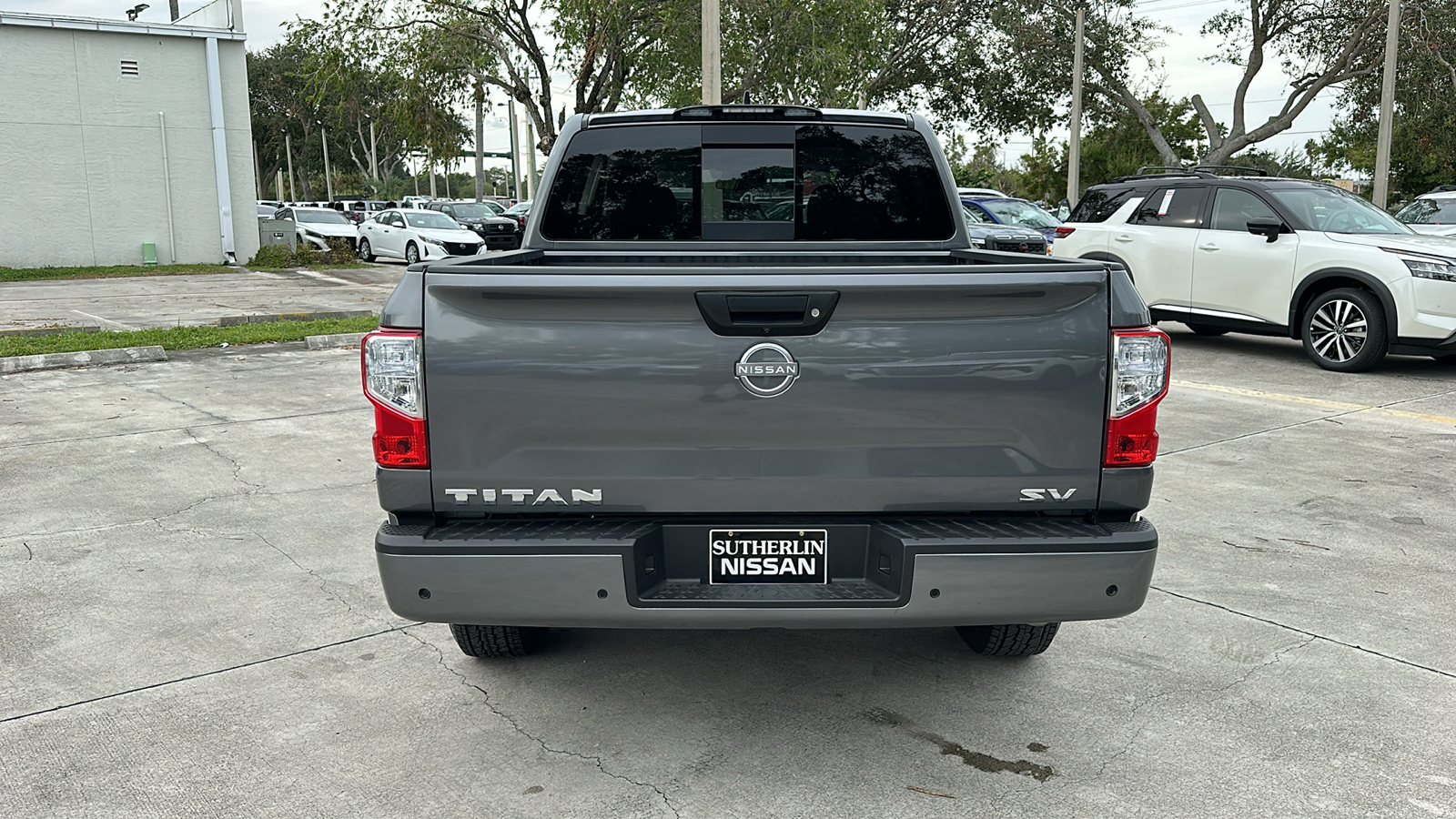 2024 Nissan Titan SV 7