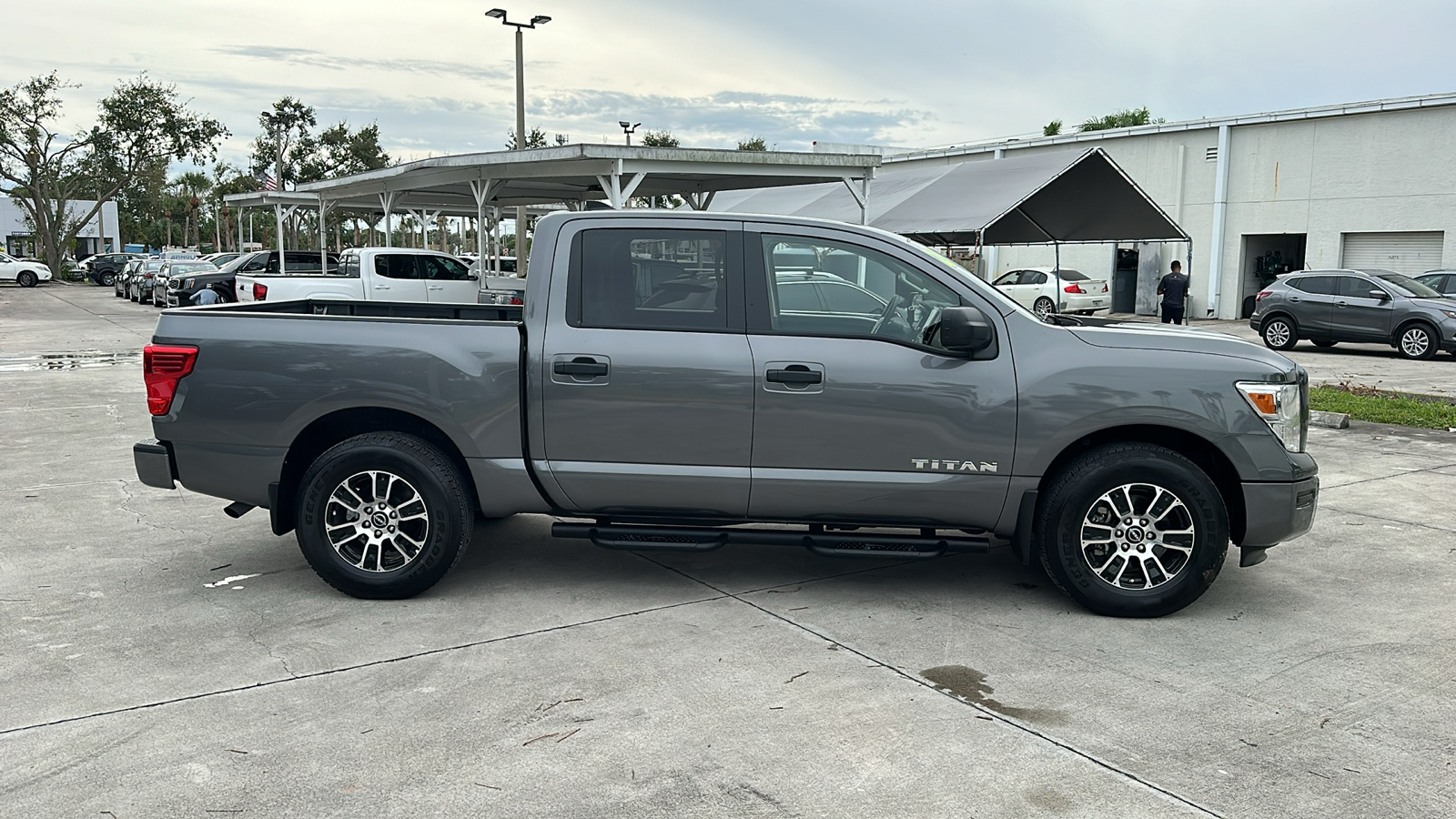 2024 Nissan Titan SV 9