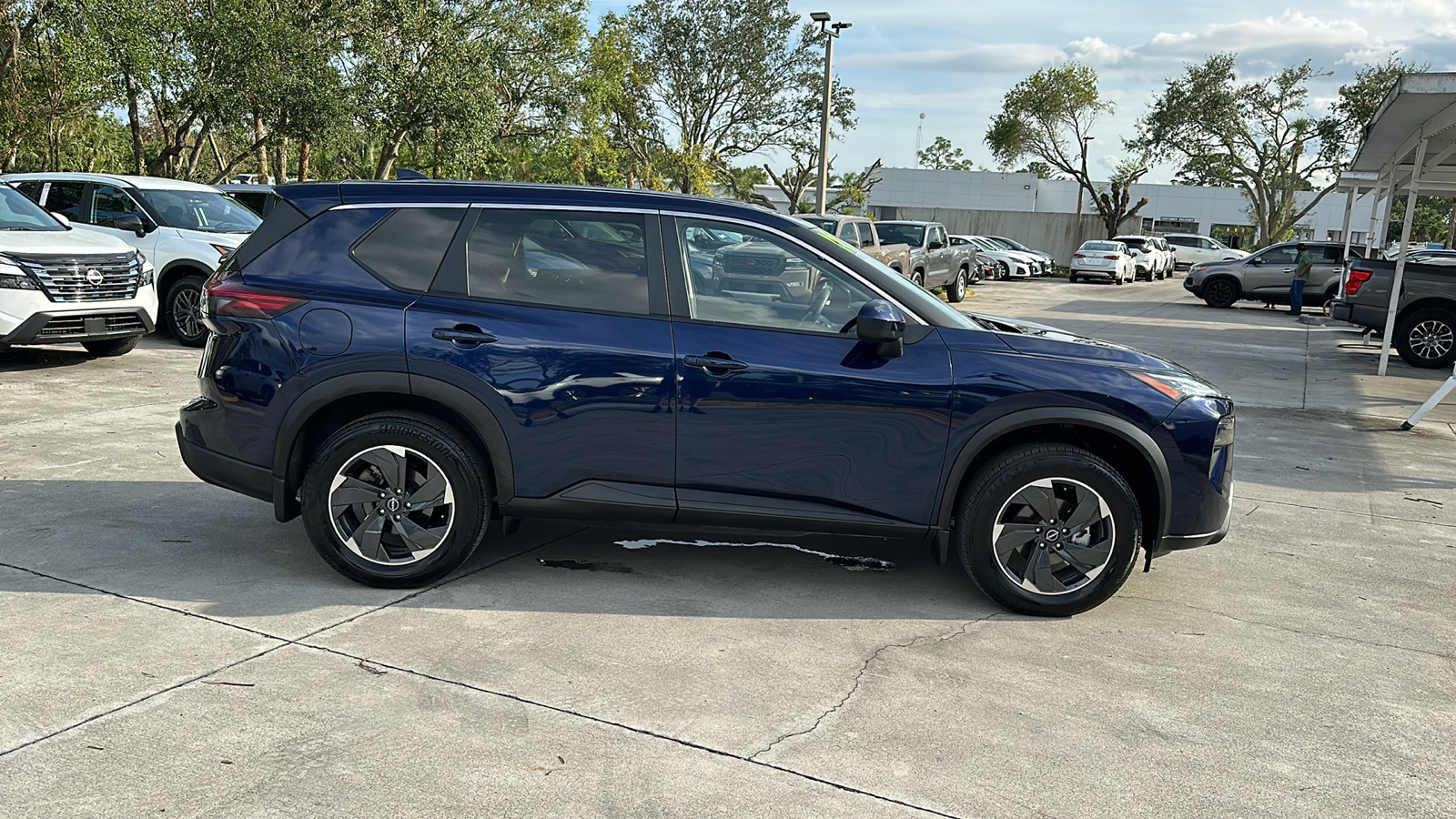 2024 Nissan Rogue SV 9