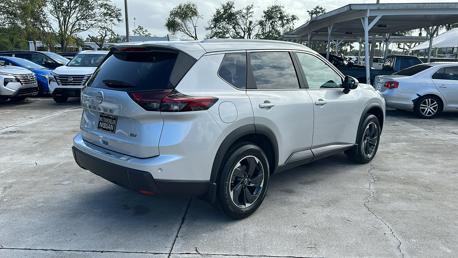 2024 Nissan Rogue SV 8