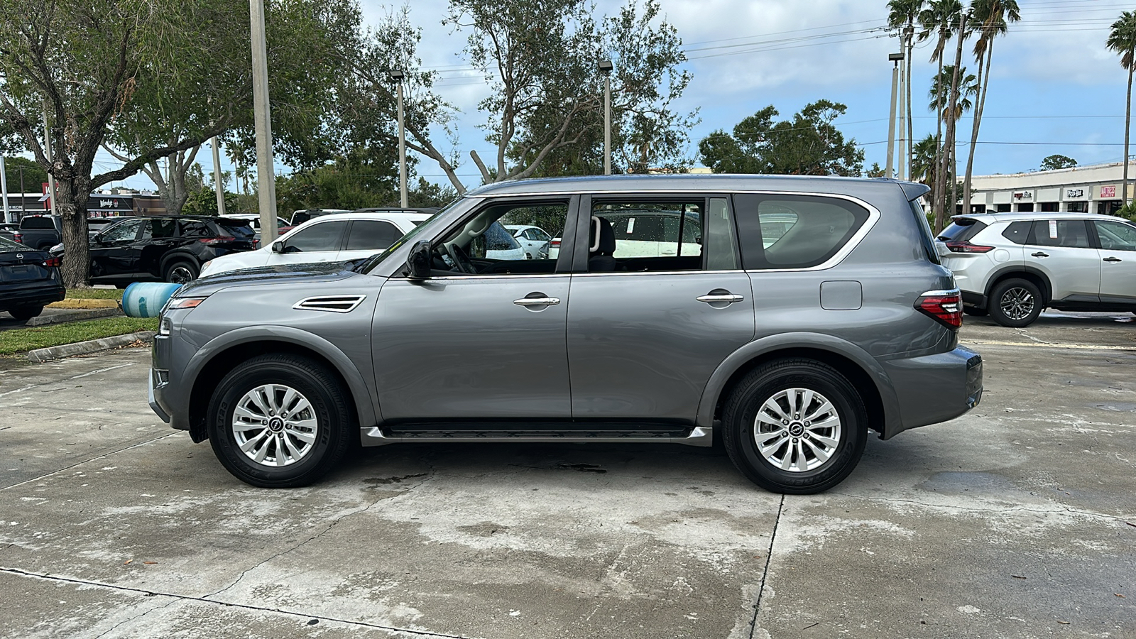 2023 Nissan Armada S 4