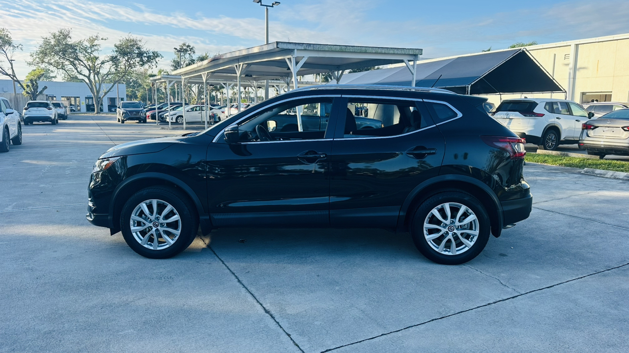 2021 Nissan Rogue Sport SV 4