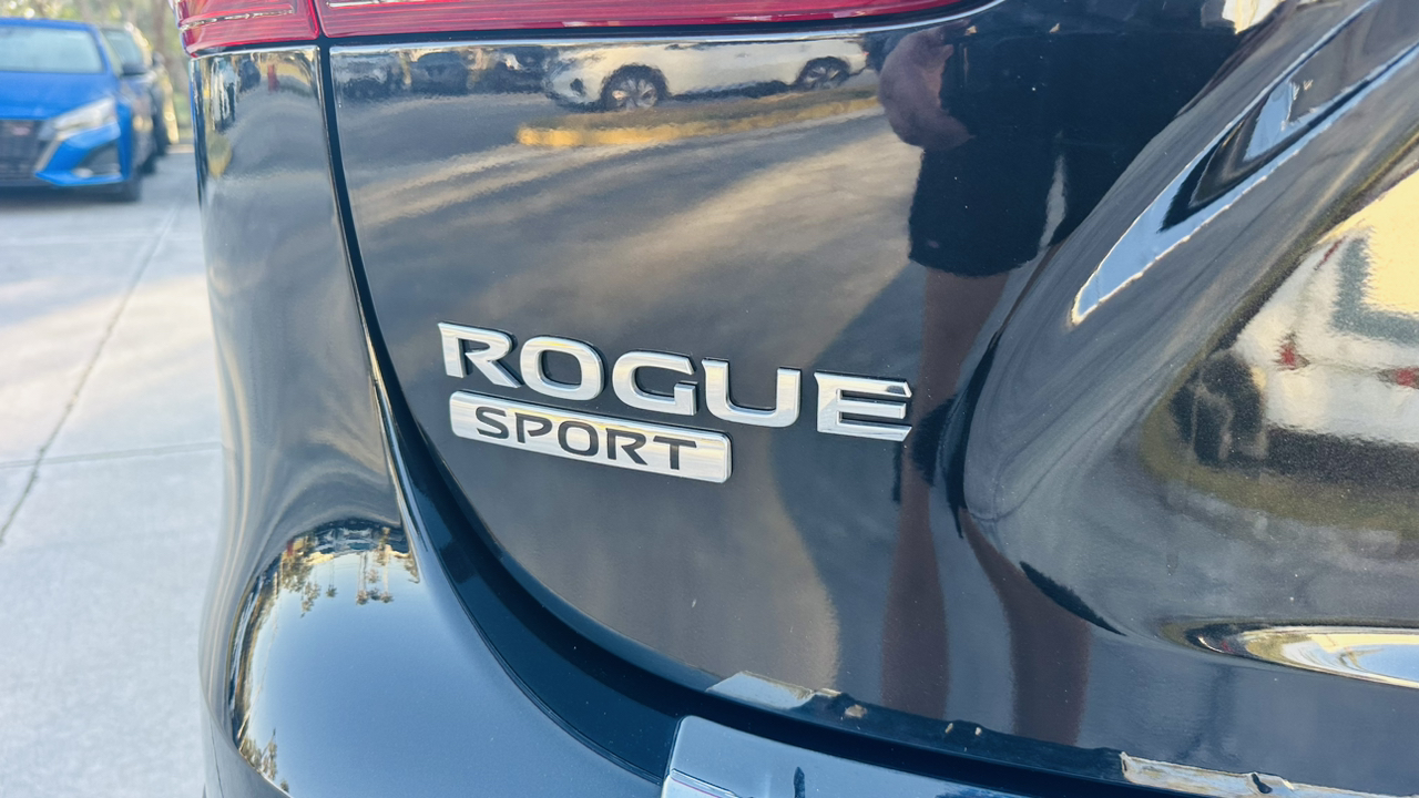 2021 Nissan Rogue Sport SV 9