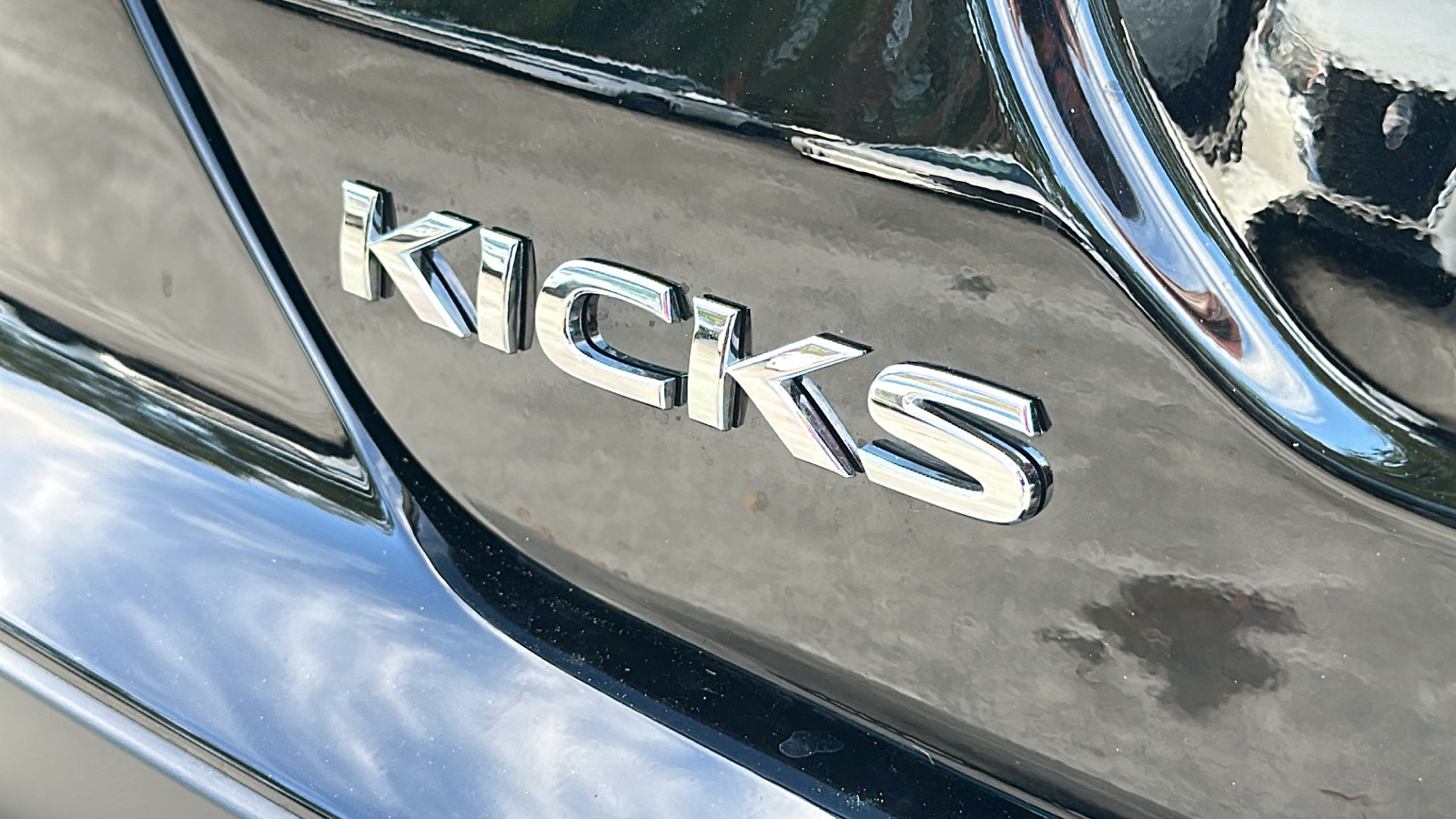 2024 Nissan Kicks S 10