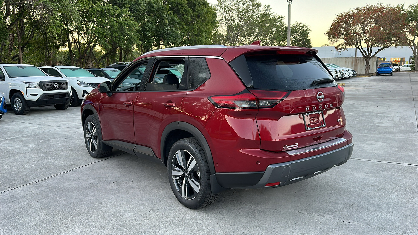 2024 Nissan Rogue SL 5