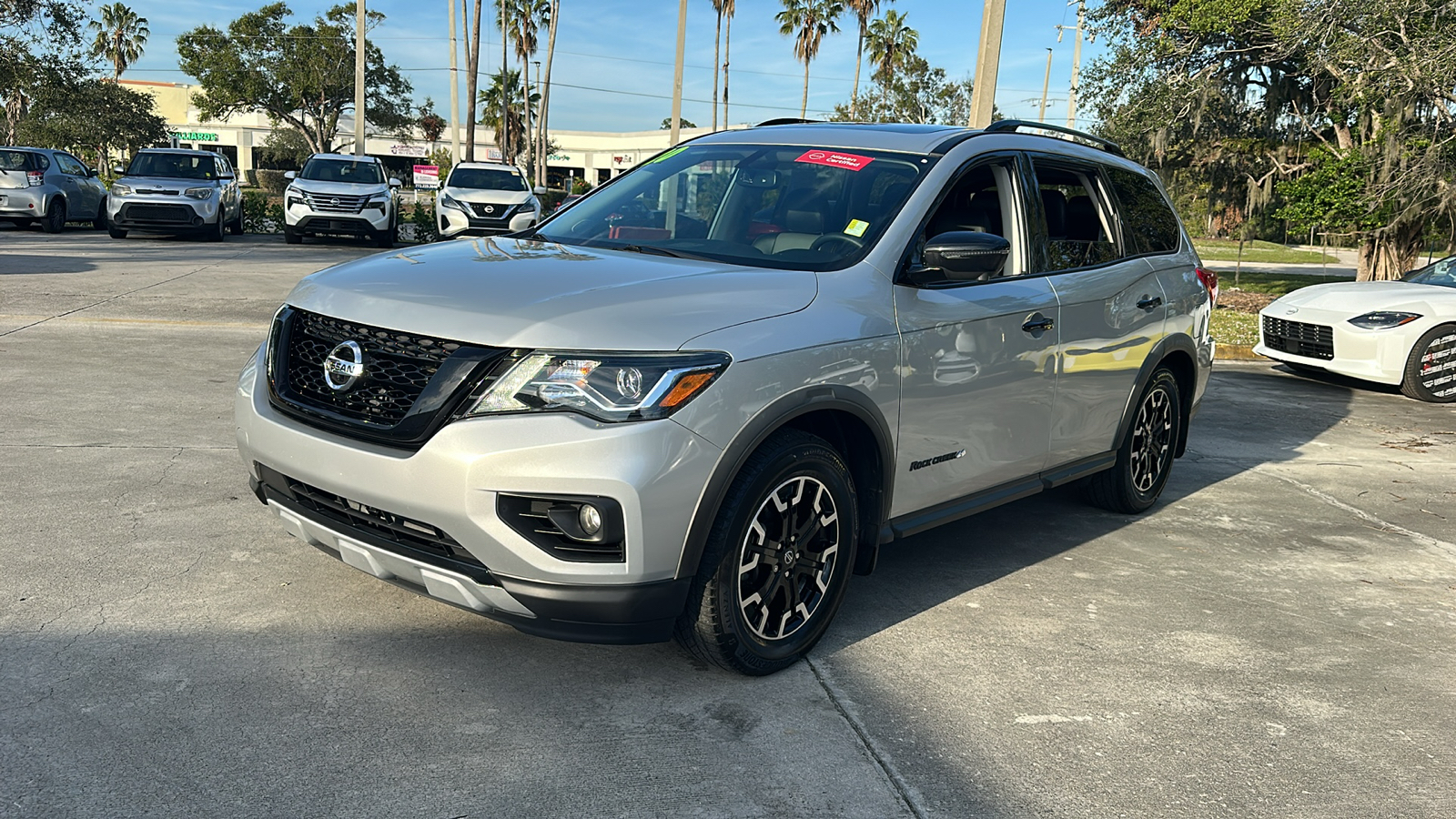 2020 Nissan Pathfinder SL 3