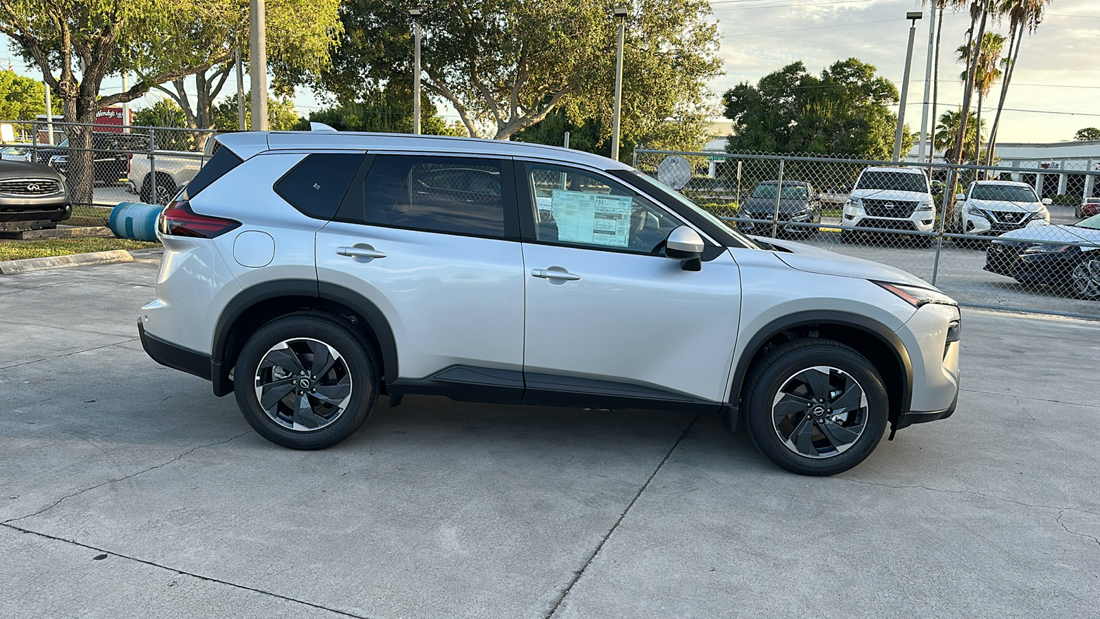 2024 Nissan Rogue SV 9