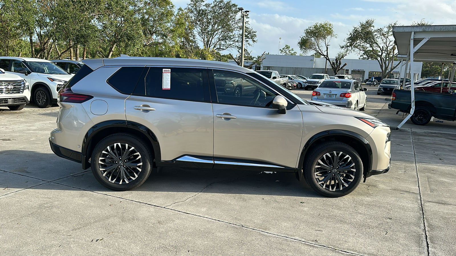 2024 Nissan Rogue Platinum 8