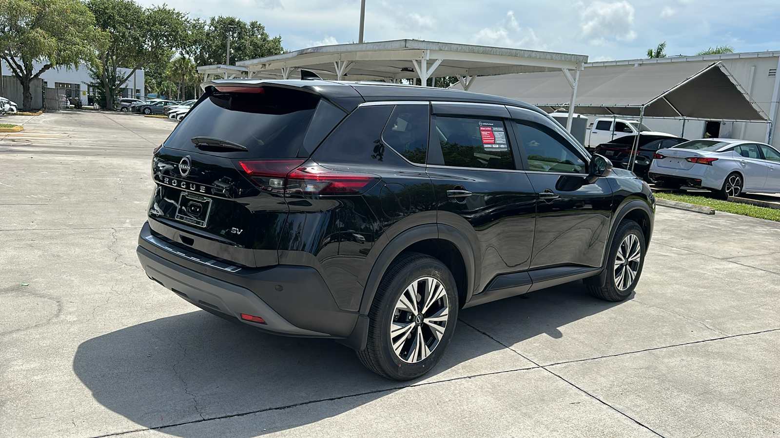 2022 Nissan Rogue SV 8