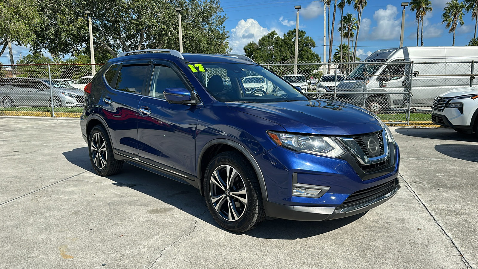 2017 Nissan Rogue SL 1