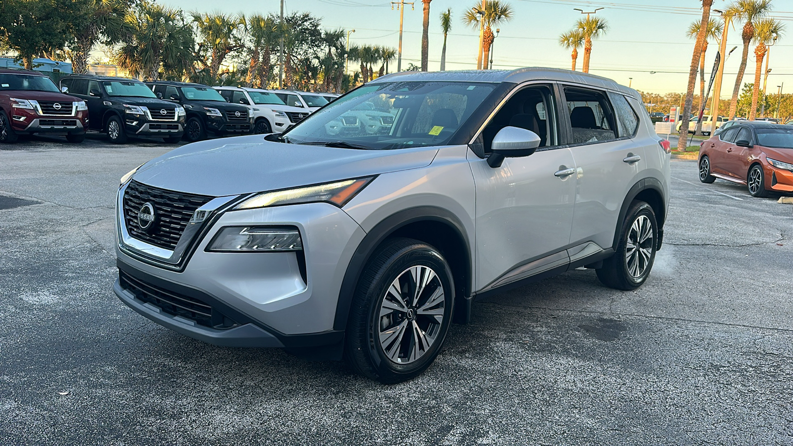 2023 Nissan Rogue SV 3