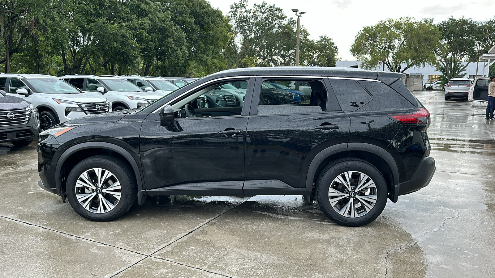 2023 Nissan Rogue SV 5