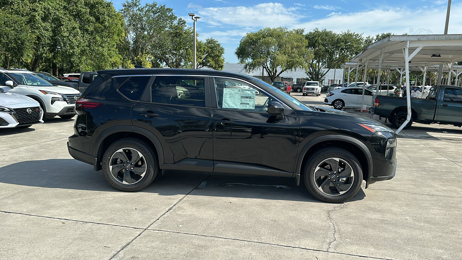 2024 Nissan Rogue SV 8