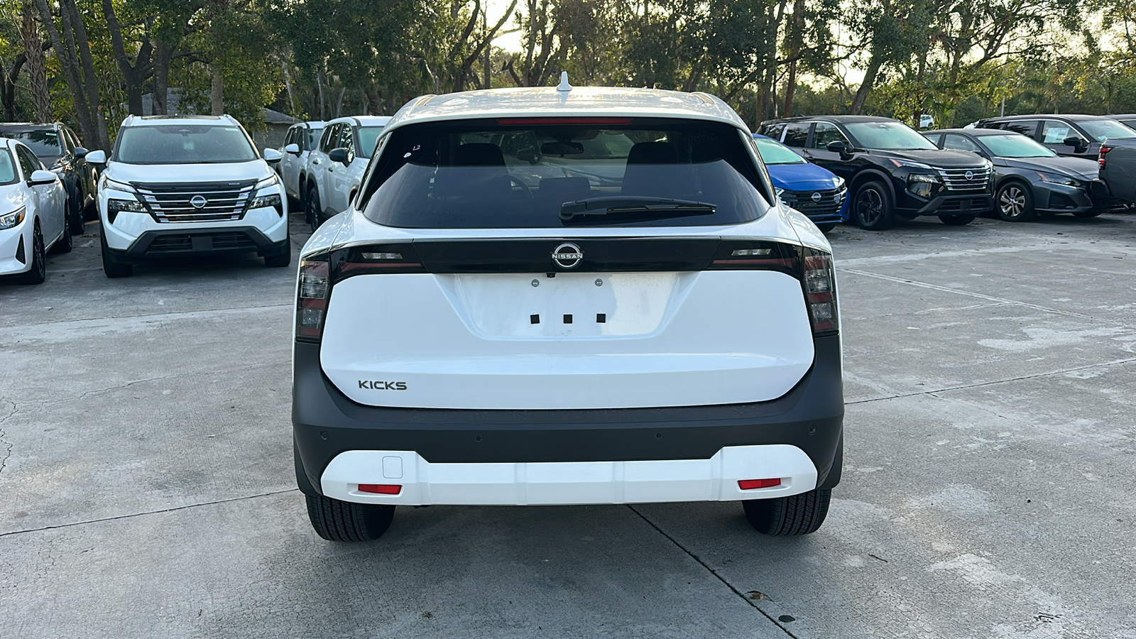 2025 Nissan Kicks SV 6