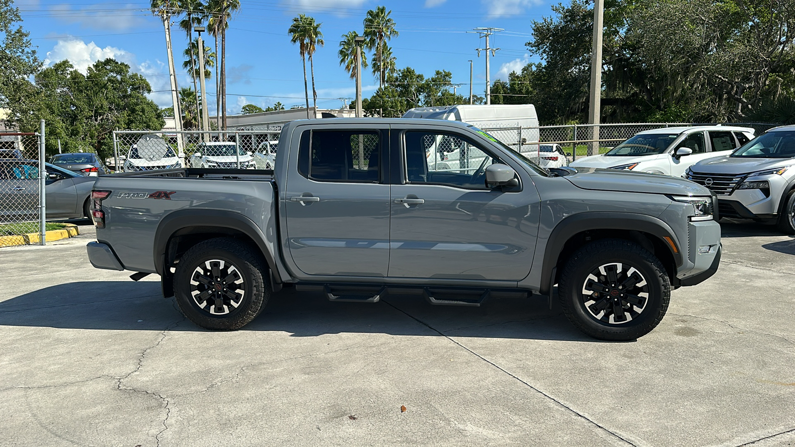 2023 Nissan Frontier PRO-4X 9