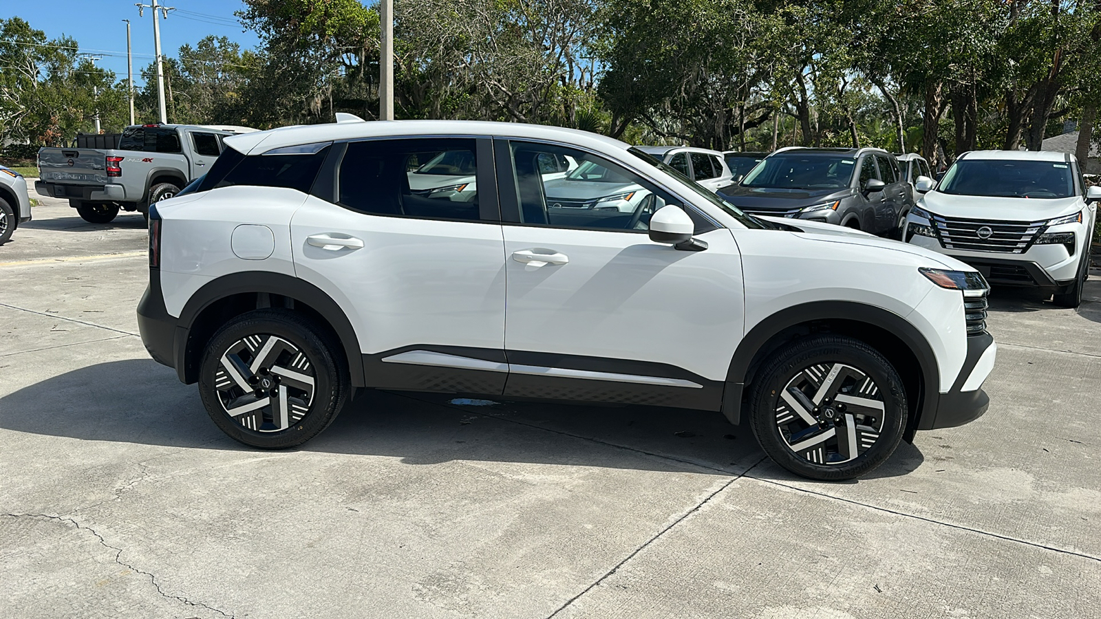 2025 Nissan Kicks SV 8